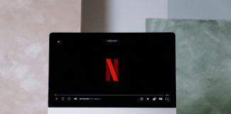 Scrittore italiano chiede 150.000 euro di risarcimento a Netflix per presunto plagio